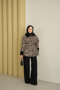 Yakası Ve Bilekleri Kürk Detay Leoparlı Ceket Kahverengi