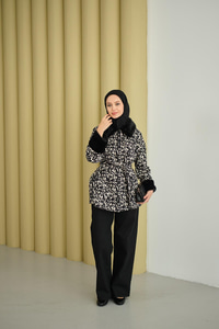 Yakası Ve Bilekleri Kürk Detay Leoparlı Ceket Siyah