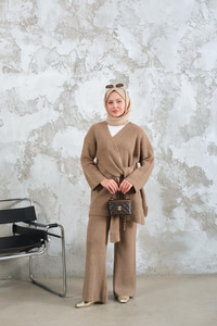 Yan Bağlama Detaylı Triko Takım Vizon