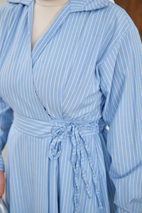 Yan Bağlamalı Çizgili Elbise Mavi