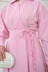 Yan Bağlamalı Çizgili Elbise Pembe