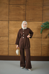 Yan Düğmeli Bel Bağlamalı Midi Boy Takım Kahverengi