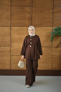 Yan Düğmeli Bel Bağlamalı Midi Boy Takım Kahverengi