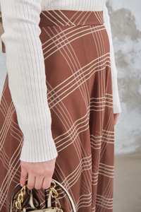 Yan Fermuarlı Kare Desen Şifon Etek Vizon