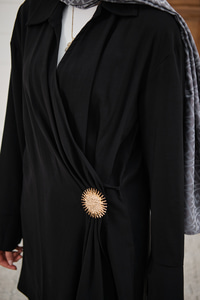 Yandan Bağlamalı Broş Detay Takım Siyah