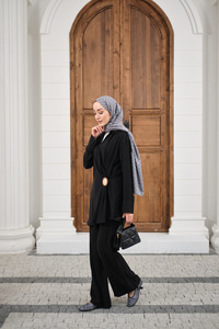 Yandan Bağlamalı Broş Detay Takım Siyah