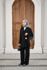 Yandan Bağlamalı Broş Detay Takım Siyah