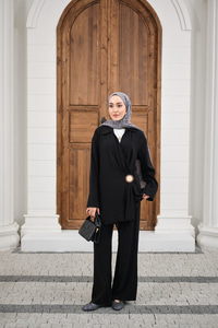 Yandan Bağlamalı Broş Detay Takım Siyah