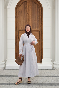 Yandan Bağlamalı Çizgili Elbise Beyaz-Kahverengi