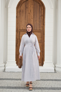 Yandan Bağlamalı Çizgili Elbise Beyaz-Kahverengi