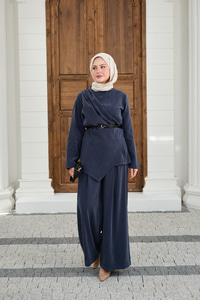 Yandan Dikişli Parça Detay Pantolonlu Takım Lacivert