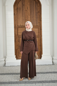 Yandan Dikişli Parça Detay Pantolonlu Takım Kahverengi