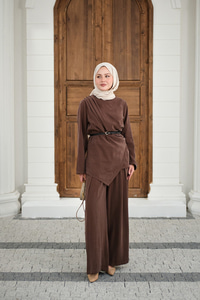 Yandan Dikişli Parça Detay Pantolonlu Takım Kahverengi