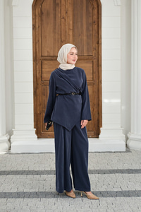 Yandan Dikişli Parça Detay Pantolonlu Takım Lacivert