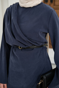 Yandan Dikişli Parça Detay Pantolonlu Takım Lacivert