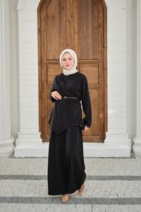 Yandan Dikişli Parça Detay Pantolonlu Takım Siyah