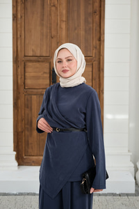 Yandan Dikişli Parça Detay Pantolonlu Takım Lacivert