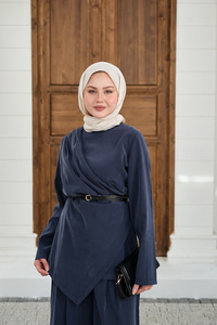 Yandan Dikişli Parça Detay Pantolonlu Takım Lacivert