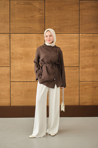 Yandan Düğme Yakalı Bel Bağlamalı Gömlek Kahverengi