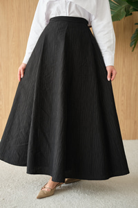 Yandan Fermuarlı Kendinden Desen Etek Siyah