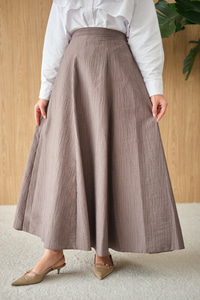 Yandan Fermuarlı Kendinden Desen Etek Vizon