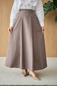 Yandan Fermuarlı Kendinden Desen Etek Vizon