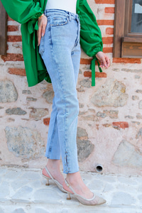 Yanı Yırtmaçlı Taş Detay Kot Pantolon BUZ MAVI