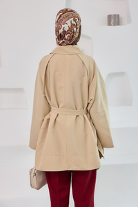 Yanları Açılabilir Çıt Çıt Detaylı Kısa Trenç Krem