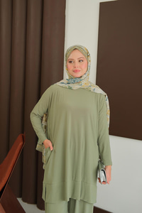 Yanları Cepli Takım Fıstık Yeşil