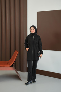 Yanları Çıtçıt Detay Fermuarlı Takım Siyah