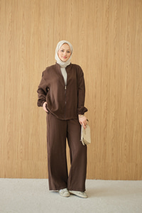 Yanları Dikiş Detay Fermuarlı Takım Kahverengi