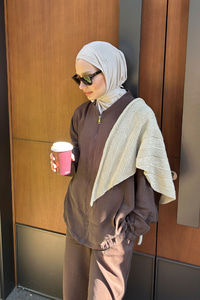 Yanları Dikiş Detay Fermuarlı Takım Kahverengi