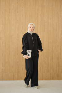 Yanları Dikiş Detay Fermuarlı Takım Siyah