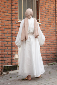 Yanları Püskül Detaylı Takım Beyaz