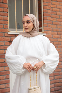 Yanları Püskül Detaylı Takım Beyaz