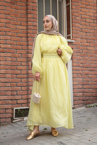 Yanları Püskül Detaylı Takım Sarı