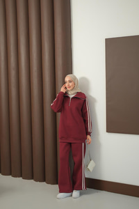 Yanları Şerit Detay Takım Bordo