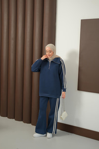 Yanları Şerit Detay Takım Lacivert