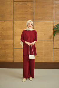 Yanları Yırtmaç Detay İkili Takım Bordo