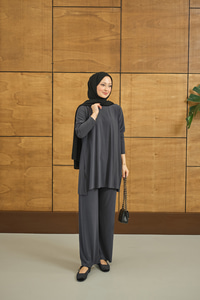 Yanları Yırtmaç Detay İkili Takım Gri