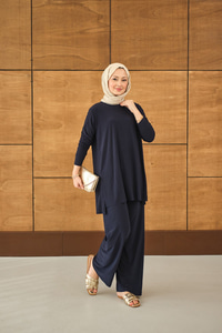 Yanları Yırtmaç Detay İkili Takım Lacivert