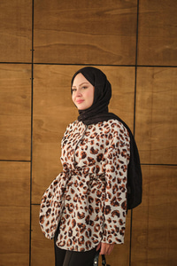 Yaprak Desen Beli Lastikli Ceket Ekru