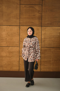 Yaprak Desen Beli Lastikli Ceket Ekru