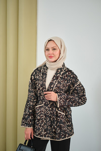 Yaprak Desen Şal Yaka Biyeli Ceket Füme