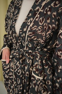 Yaprak Desen Şal Yaka Biyeli Ceket Füme