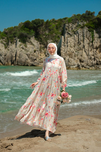 Yaprak Ve Çicek Desenli Elbise Krem