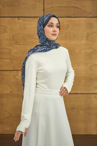 Yarım Balıkçı Yaka Parmak Geçirme Detay Slimfit Penye Body Ekru