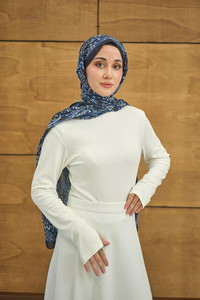 Yarım Balıkçı Yaka Parmak Geçirme Detay Slimfit Penye Body Ekru