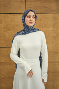 Yarım Balıkçı Yaka Parmak Geçirme Detay Slimfit Penye Body Ekru