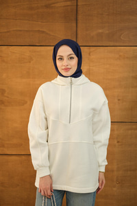 Yarım Fermuarlı Kapüşonlu Sweat Beyaz